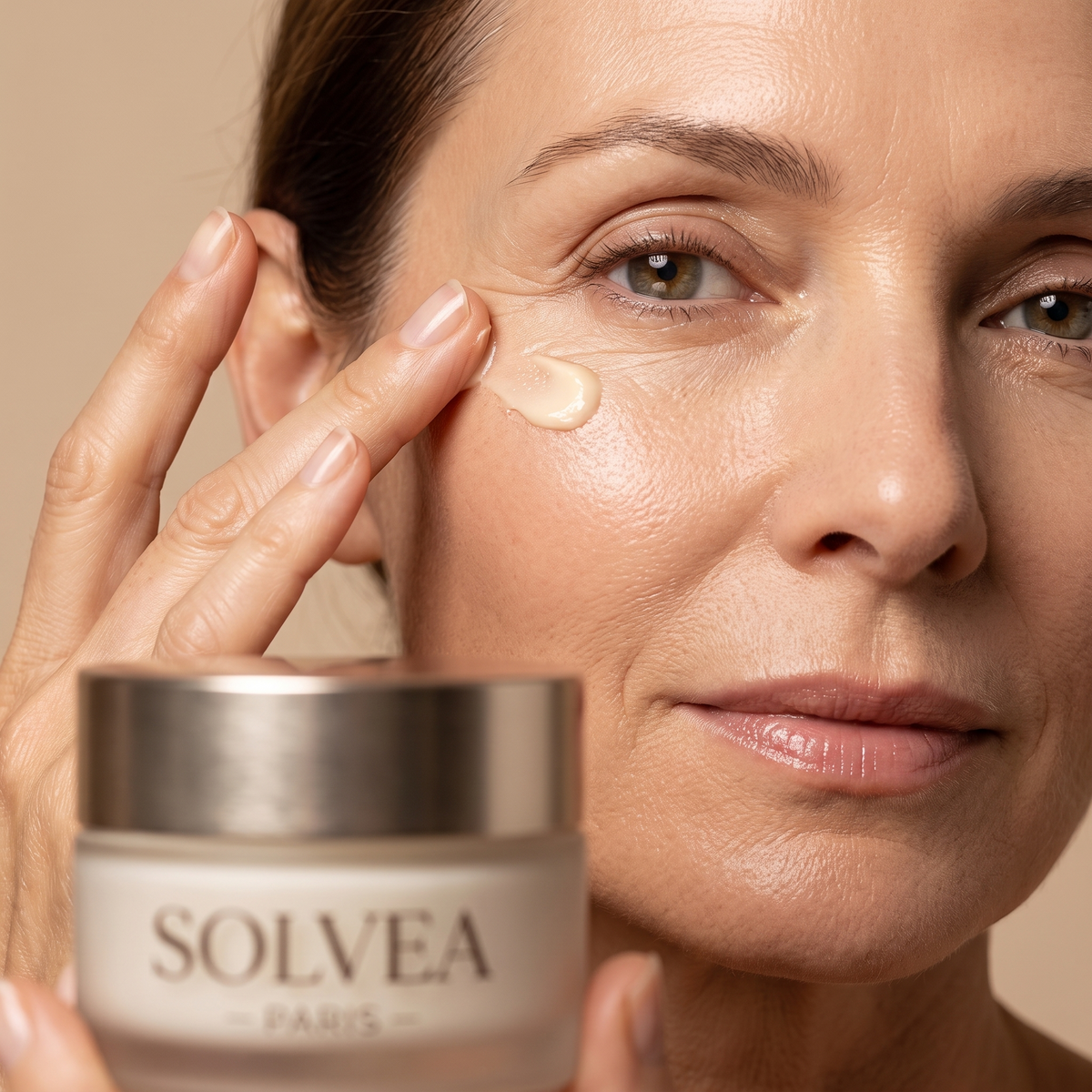 Application de la crème Solvea Jeunesse