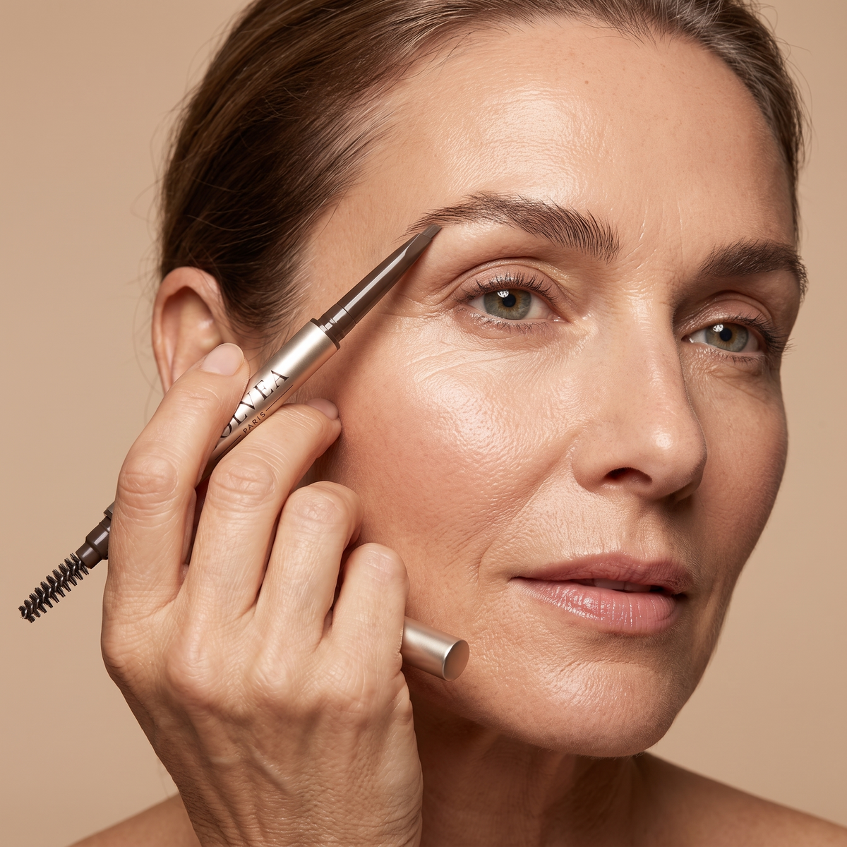 Application du crayon sourcils Solvea Arch